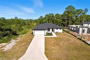 2705 64th St W, Lehigh Acres, FL 33971 - Photo 37