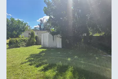 2463 Laurel Ln, North Fort Myers, FL 33917 - Photo 5