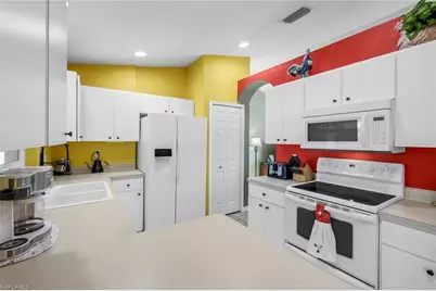 3108 SW 18th Pl, Cape Coral, FL 33914 - Photo 9