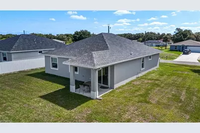 5027 S Peachtree Cir, Labelle, FL 33935 - Photo 25