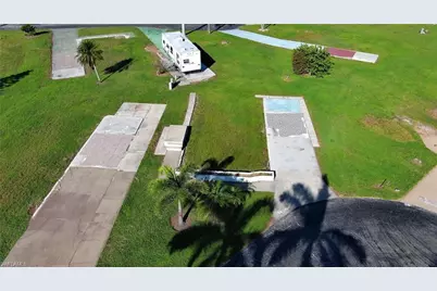 54 Poplar Pl, Fort Myers, FL 33908 - Photo 3