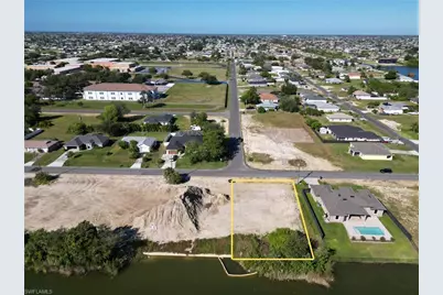 1817 NE 13th Ave, Cape Coral, FL 33909 - Photo 3
