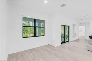 1158 E Benbow Cir, Labelle, FL 33935 - Photo 13