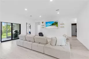 1158 E Benbow Cir, Labelle, FL 33935 - Photo 9