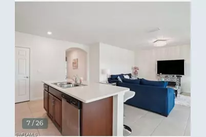 1009 Jacaranda Pkwy E, Cape Coral, FL 33909 - Photo 5