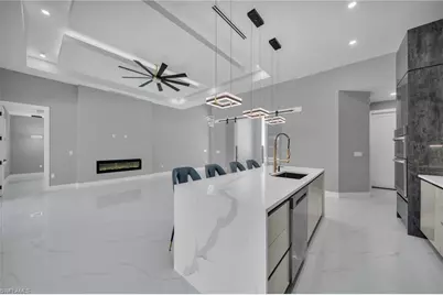 805 SW 10th Pl, Cape Coral, FL 33991 - Photo 15