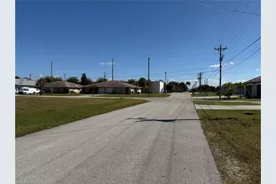 118 SW 31st Ter, Cape Coral, FL 33914 - Photo 3