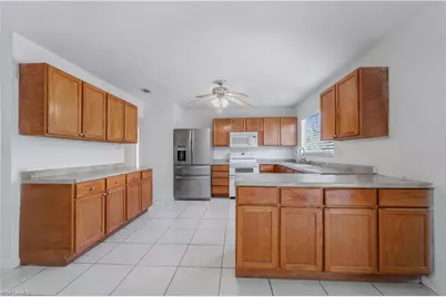 4056 S Edgewater Cir, Labelle, FL 33935 - Photo 9