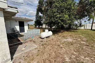 320 Hollywood St, Lehigh Acres, FL 33936 - Photo 43