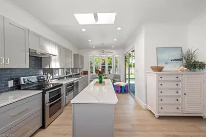 729 Dean Way, Fort Myers, FL 33919 - Photo 9