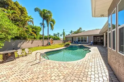 729 Dean Way, Fort Myers, FL 33919 - Photo 11