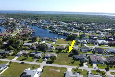 2143 SE 18th Pl, Cape Coral, FL 33990 - Photo 3