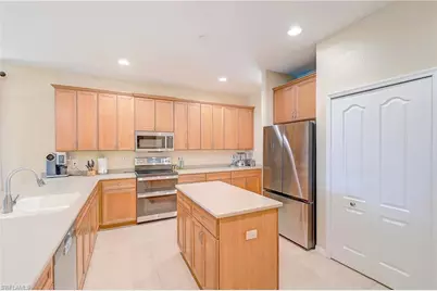 12036 Country Day Cir, Fort Myers, FL 33913 - Photo 7