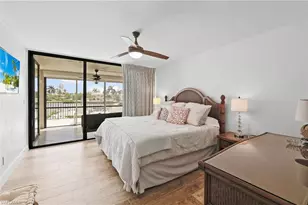 10562 Gulf Shore Dr, Naples, FL 34108 - Photo 17