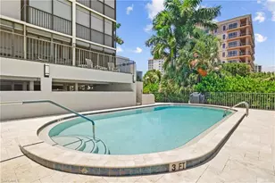 10562 Gulf Shore Dr, Naples, FL 34108 - Photo 27