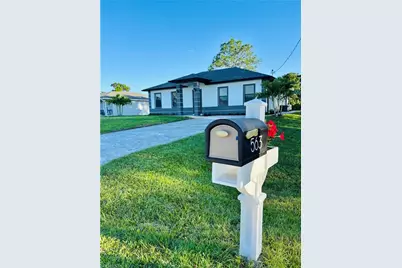 563 Oakshire Ln, Lehigh Acres, FL 33972 - Photo 3