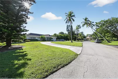 690 Murex Dr, Naples, FL 34102 - Photo 15