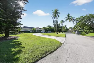 690 Murex Dr, Naples, FL 34102 - Photo 15