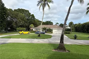 690 Murex Dr, Naples, FL 34102 - Photo 21