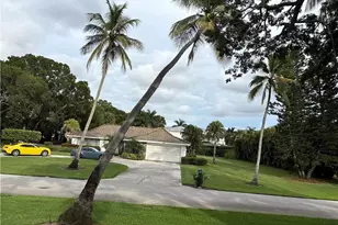 690 Murex Dr, Naples, FL 34102 - Photo 5