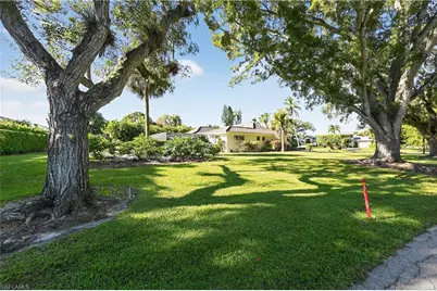 690 Murex Dr, Naples, FL 34102 - Photo 17