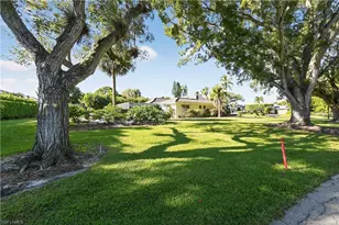 690 Murex Dr, Naples, FL 34102 - Photo 17