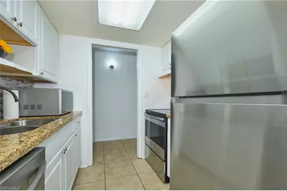 2366 E Mall Dr #519, Fort Myers, FL 33901 - Photo 11