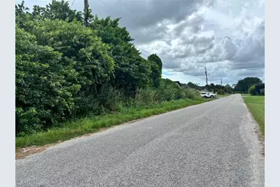 1220 Albemarle Cir, Lehigh Acres, FL 33936 - Photo 7