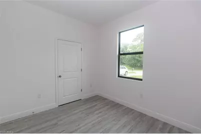 3032 W Briarwood Cir, Labelle, FL 33935 - Photo 11