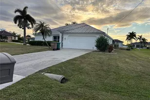 142 SW 34th Pl, Cape Coral, FL 33991 - Photo 3