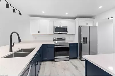 2067 W Lakeview Blvd #8, North Fort Myers, FL 33903 - Photo 7