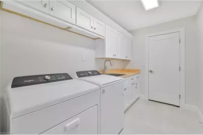 28211 Winthrop Cir, Bonita Springs, FL 34134 - Photo 31