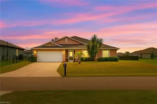 424 NW 14th St, Cape Coral, FL 33993 - Photo 1