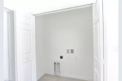 485 Tweed Ct, Lehigh Acres, FL 33972 - Photo 5