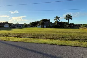 648 Kingsbury St E, Lehigh Acres, FL 33974 - Photo 1