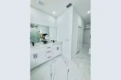 863 Haskell St E, Lehigh Acres, FL 33974 - Photo 19
