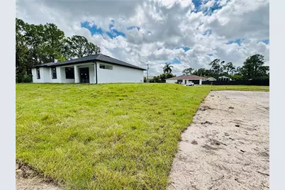 863 Haskell St E, Lehigh Acres, FL 33974 - Photo 43