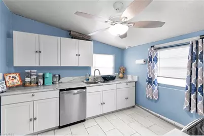 16200 Cathy Ct, Fort Myers, FL 33908 - Photo 17