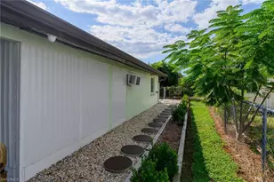 16200 Cathy Ct, Fort Myers, FL 33908 - Photo 23