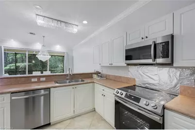 10253 S Silver Palm Dr, Estero, FL 33928 - Photo 7