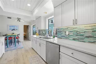 502 SW 7th Terrace, Cape Coral, FL 33991 - Photo 9