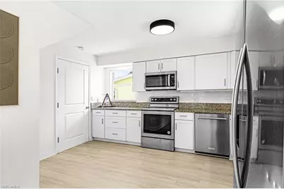 1060 Cooper Dr, Naples, FL 34103 - Photo 13