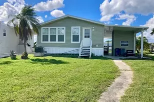 325 Shoreland Dr E, Fort Myers, FL 33905 - Photo 3