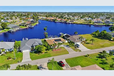 419 SE 28th Ter, Cape Coral, FL 33904 - Photo 5