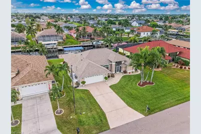 1114 SE 21st Ter, Cape Coral, FL 33990 - Photo 3