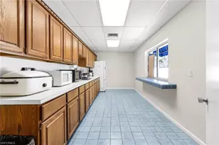 6894 Sandtrap Dr, Fort Myers, FL 33919 - Photo 25