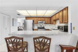 6894 Sandtrap Dr, Fort Myers, FL 33919 - Photo 9