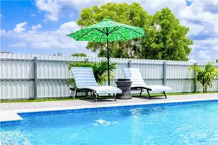 2005 Diplomat Pkwy W, Cape Coral, FL 33993 - Photo 27