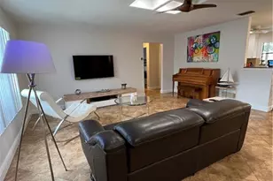 852 NE 7th Pl, Cape Coral, FL 33909 - Photo 9