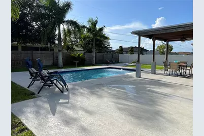 852 NE 7th Pl, Cape Coral, FL 33909 - Photo 5